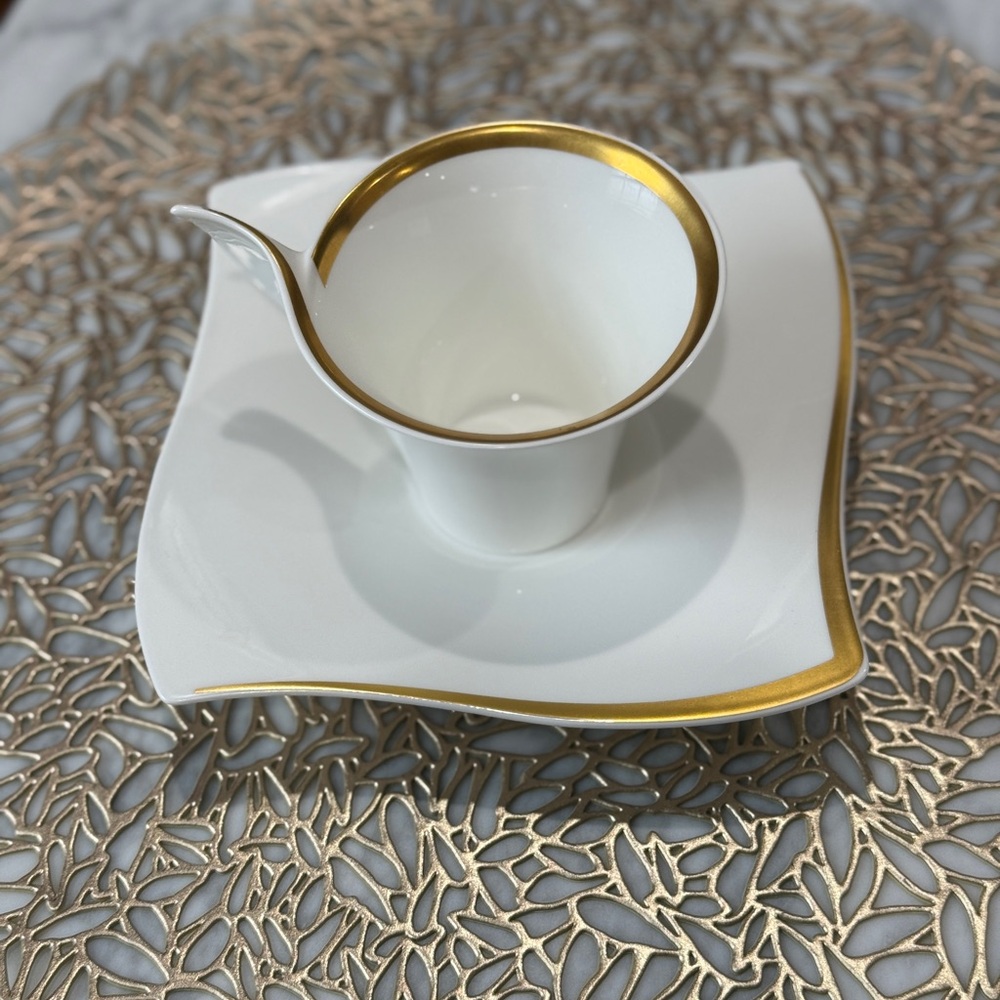 New Wave Premium Gold collection Cup and Saucer